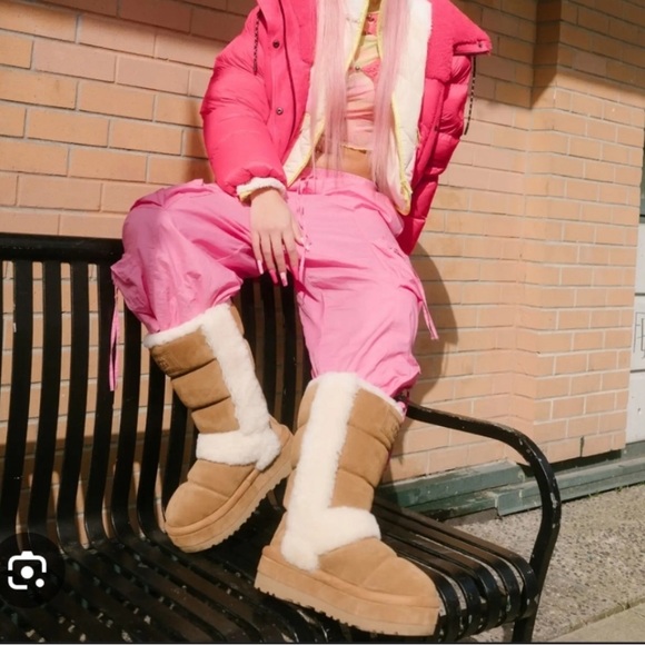 NEW UGG CLASSIC CHILLAPEAK TALL Chestnut Winter Boots Size 6 - Picture 2 of 11